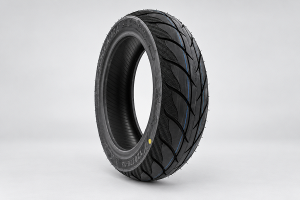 Kenda K700 Reifen 120/70-12 mit Straßenprofil